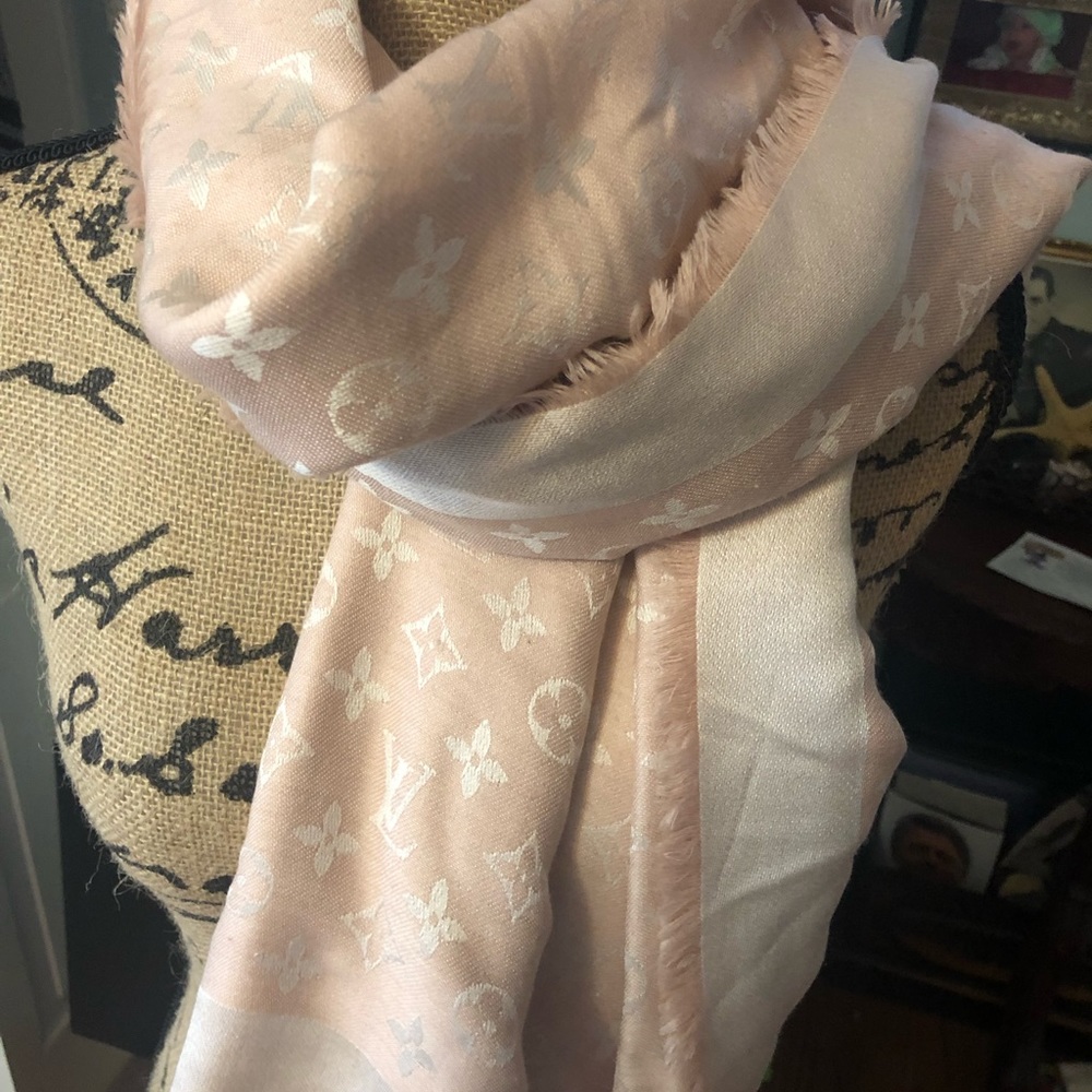 Louis Vuitton scarf/shawl